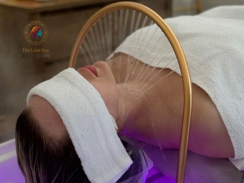 Tận hưởng sự thư thái trong quy trình gội đầu dưỡng sinh 60 phút Tận hưởng sự thư thái trong quy trình gội đầu dưỡng sinh 60 phút