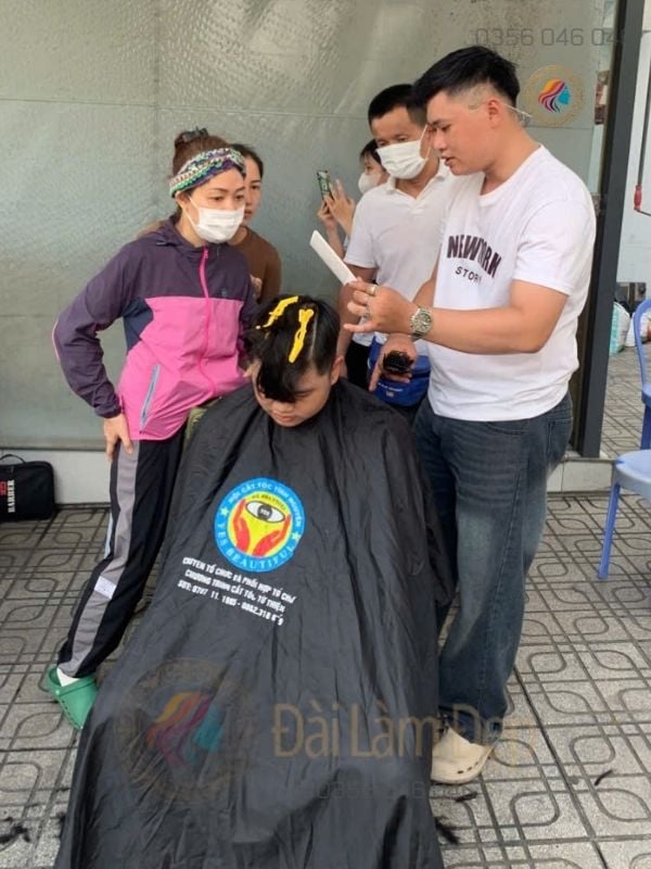 Nhịp đập yêu thương tại nhà thờ Bắc Hà hơi ấm từ salon Nghĩa Lương và hội cắt tóc tình nguyện Yes Beautiful