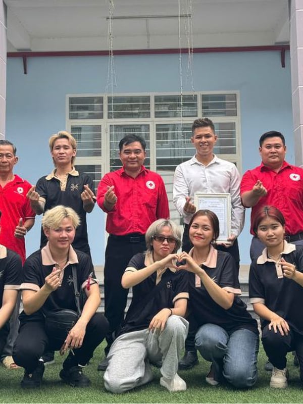 Cắt Tóc Miễn Phí, Hiến Tóc Vì Bệnh Nhân Ung Thư Tại TPHCM