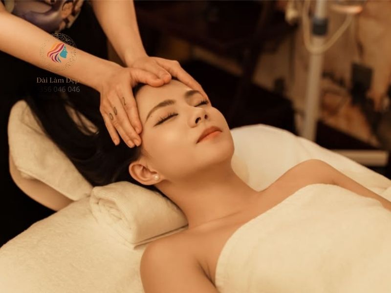 Trút bỏ mọi muộn phiền qua buổi gội đầu thư giãn cuối tuần Trút bỏ mọi muộn phiền qua buổi gội đầu thư giãn cuối tuần