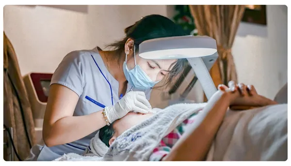 ĐIỀU TRỊ MỤN CHUYÊN SÂU