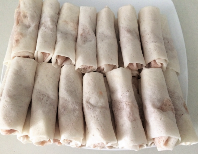 chả giò sống chả giò sống