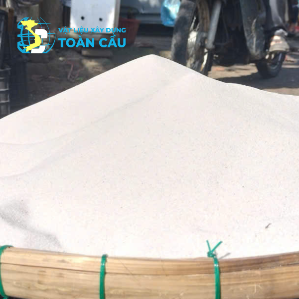 Cát trắng tinh khiết – giản dị nhưng thiêng liêng, nâng đỡ lòng thành nơi bàn thờ tổ tiên. Cát trắng tinh khiết – giản dị nhưng thiêng liêng, nâng đỡ lòng thành nơi bàn thờ tổ tiên.