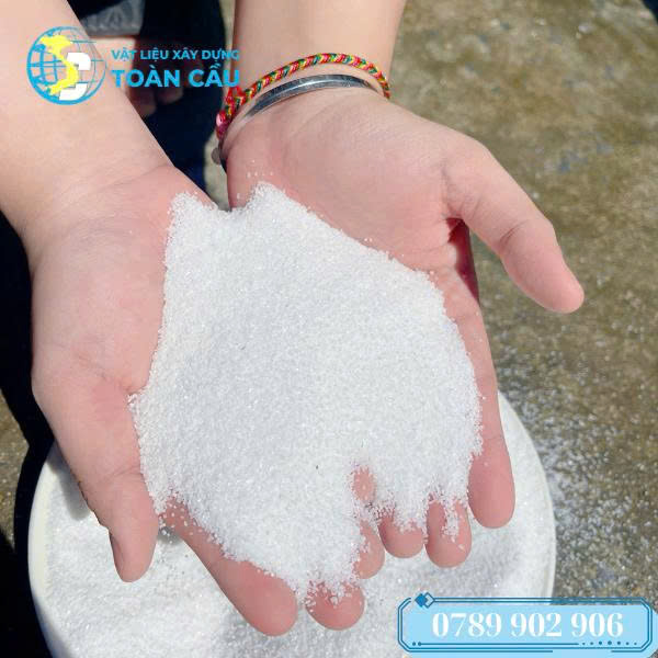 Cát trắng nhân tạo – hạt mịn, trắng sáng, đồng đều và sạch đẹp Cát trắng nhân tạo – hạt mịn, trắng sáng, đồng đều và sạch đẹp
