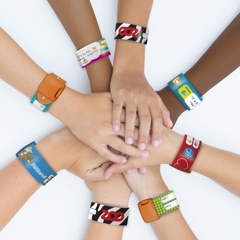 Vì sao nên chọn in vòng tay giấy Tyvek theo yêu cầu Vì sao nên chọn in vòng tay giấy Tyvek theo yêu cầu