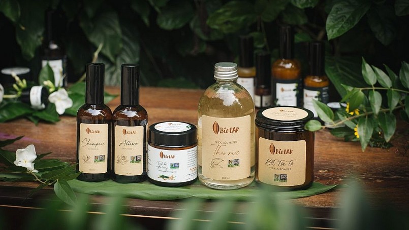 Những ưu điểm vượt trợi khi chọn in tem decal cho ngành mỹ phẩm thiên nhiên Những ưu điểm vượt trợi khi chọn in tem decal cho ngành mỹ phẩm thiên nhiên