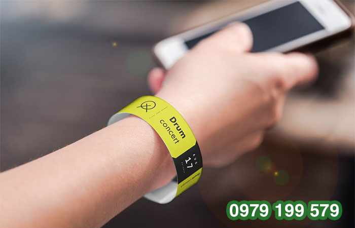 Những Điều Cần Lưu Ý Khi Chọn Vòng Tay Giấy Tyvek Những Điều Cần Lưu Ý Khi Chọn Vòng Tay Giấy Tyvek