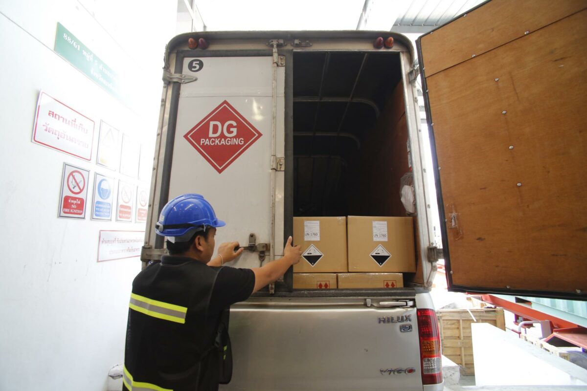 Chất liệu bao bì phổ biến và phù hợp cho từng nhóm hàng nguy hiểm, đảm bảo tuân thủ UN Mark Chất liệu bao bì phổ biến và phù hợp cho từng nhóm hàng nguy hiểm, đảm bảo tuân thủ UN Mark