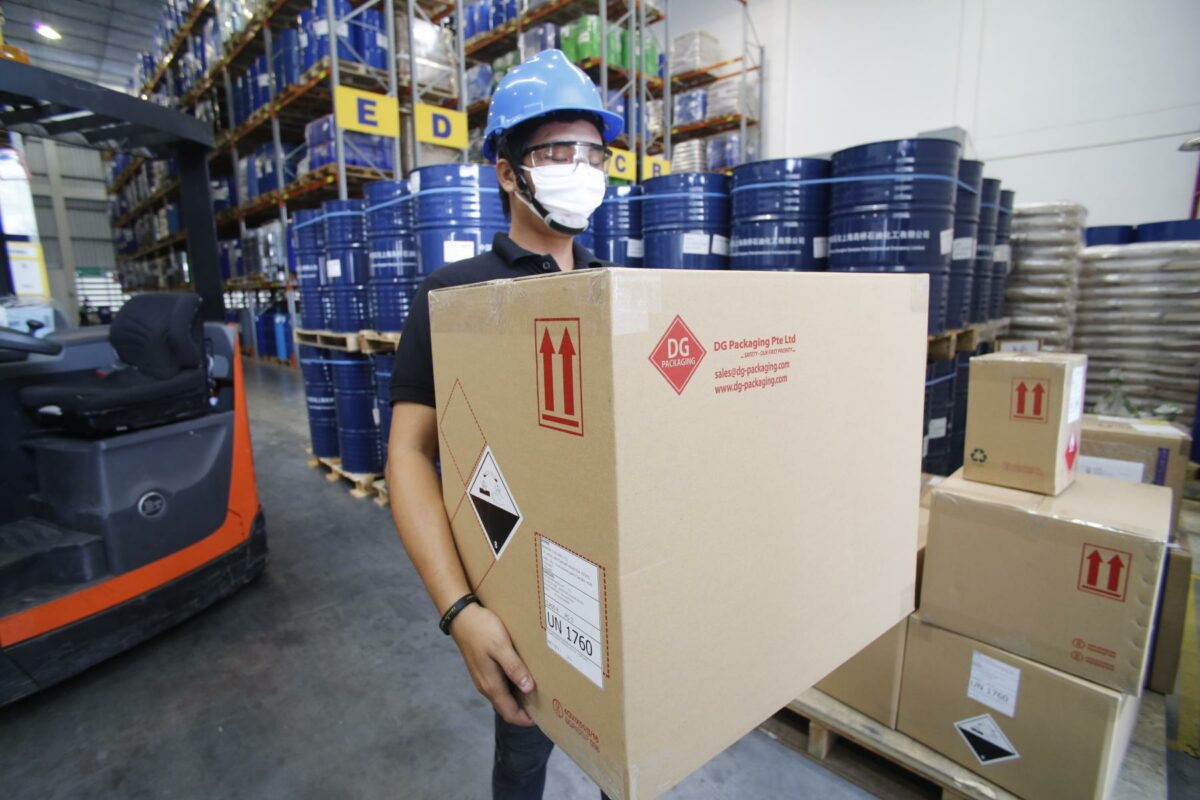 Mỗi bao bì UN Certified đều đi kèm với hướng dẫn đóng gói chi tiết từ nhà sản xuất. Mỗi bao bì UN Certified đều đi kèm với hướng dẫn đóng gói chi tiết từ nhà sản xuất.