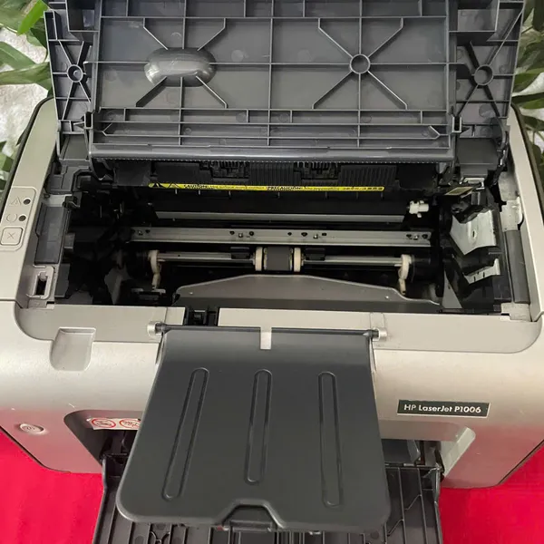 Máy in HP 1006 đã qua sử dụng còn mới 95%