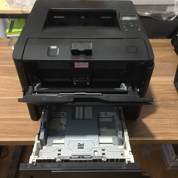 Máy in HP 401D mới 92%