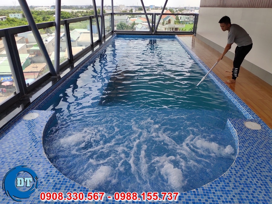 Hiện nay với khoản chi phí khoảng từ 150 - 300 triệu là bạn có thể xây dựng một hồ bơi ngay tại nhà Hiện nay với khoản chi phí khoảng từ 150 - 300 triệu là bạn có thể xây dựng một hồ bơi ngay tại nhà