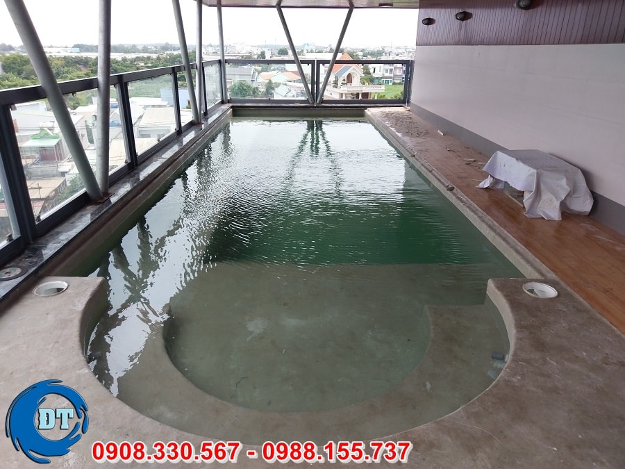 Nếu xây hồ bơi gia đình giá rẻ thì bạn chỉ cần chọn mô hình cơ bản, như hình chữ nhật và vị trí nằm tại tầng trệt, sân vườn Nếu xây hồ bơi gia đình giá rẻ thì bạn chỉ cần chọn mô hình cơ bản, như hình chữ nhật và vị trí nằm tại tầng trệt, sân vườn