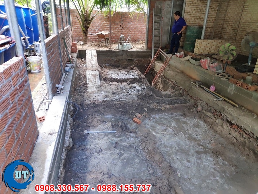 Hiện nay, không chỉ có các khách sạn hay resort có nhu cầu xây dựng hồ bơi mà các hồ bơi gia đình cũng trở nên rất phổ biến Hiện nay, không chỉ có các khách sạn hay resort có nhu cầu xây dựng hồ bơi mà các hồ bơi gia đình cũng trở nên rất phổ biến