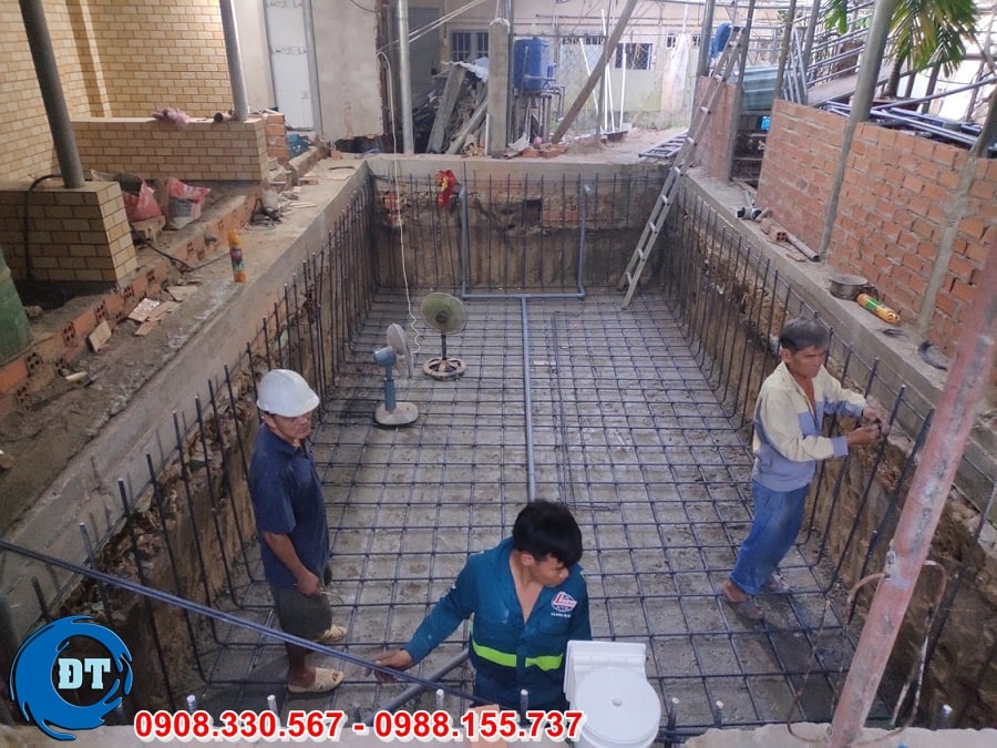 Nói đến hồ bơi, nhiều người thường nghĩ chỉ có các khách sạn, resort hay những công viên, câu lạc bộ thể thao bơi lội thì mới có thể xây dựng hồ bơi Nói đến hồ bơi, nhiều người thường nghĩ chỉ có các khách sạn, resort hay những công viên, câu lạc bộ thể thao bơi lội thì mới có thể xây dựng hồ bơi