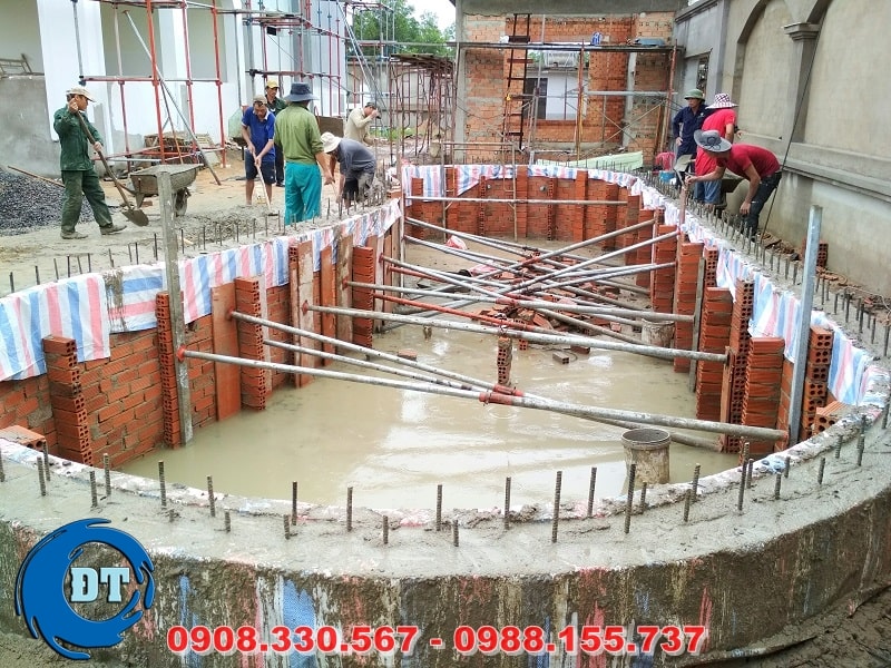 Một quá trình xây dựng hồ bơi tại nhà nó kéo dài từ đầu bước thiết kế cho đến bước xây dựng cho đến trang trí đưa hồ bơi vào sử dụng Một quá trình xây dựng hồ bơi tại nhà nó kéo dài từ đầu bước thiết kế cho đến bước xây dựng cho đến trang trí đưa hồ bơi vào sử dụng