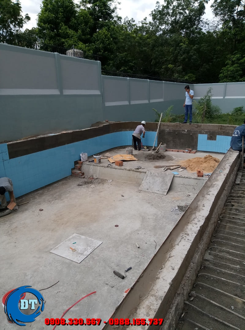 Tính trên một mét vuông: theo đơn giá hiện nay dao động từ 3 triệu đến 5 triệu, càng thể tích lớn thì càng cao Tính trên một mét vuông: theo đơn giá hiện nay dao động từ 3 triệu đến 5 triệu, càng thể tích lớn thì càng cao