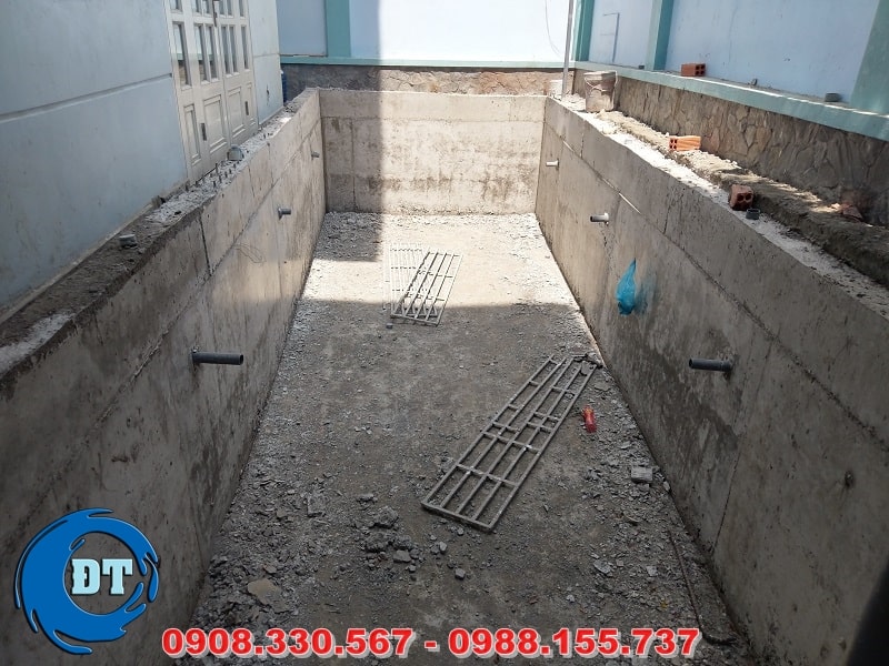 Hồ bơi sau khi đổ bê tông Hồ bơi sau khi đổ bê tông