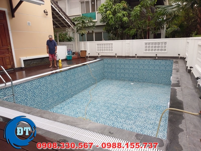 Vệ sinh hồ bơi Vệ sinh hồ bơi