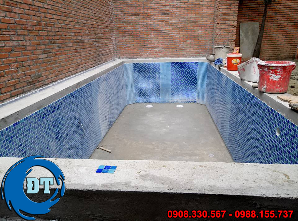 Việc lựa chọn nhà thầu xây hồ bơi gia đình cũng quan trọng không kém như việc quyết đinh xem bạn sẽ sử dụng vật liệu nào để xây hồ bơi gia đình Việc lựa chọn nhà thầu xây hồ bơi gia đình cũng quan trọng không kém như việc quyết đinh xem bạn sẽ sử dụng vật liệu nào để xây hồ bơi gia đình