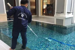 Thiết bị vệ sinh hồ bơi gồm những gì