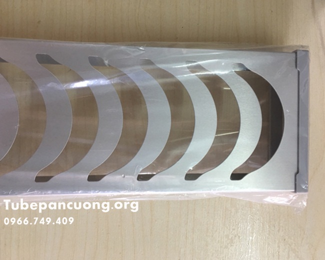 Khay up chen trong tu Khay up chen trong tu