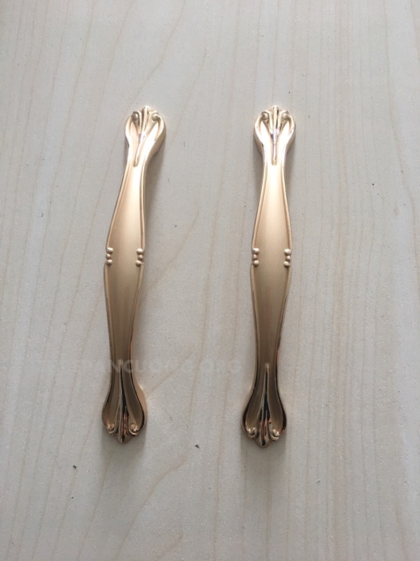 Tay nắm cửa tủ vàng gold Tay nắm cửa tủ vàng gold