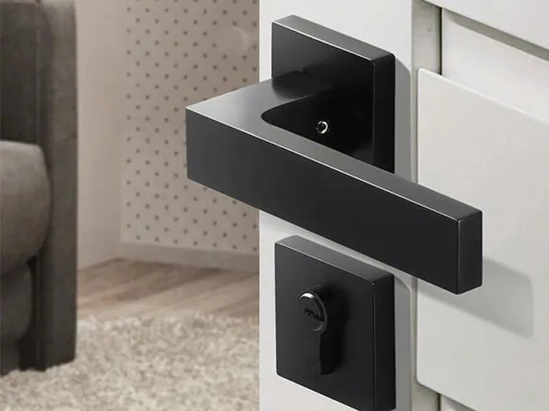 Khoá gạt vuông phân thể màu đen