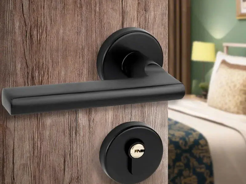 Khoá tay gạt màu đen