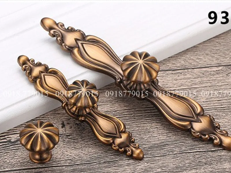 Tay nắm tủ áo tân cổ điển