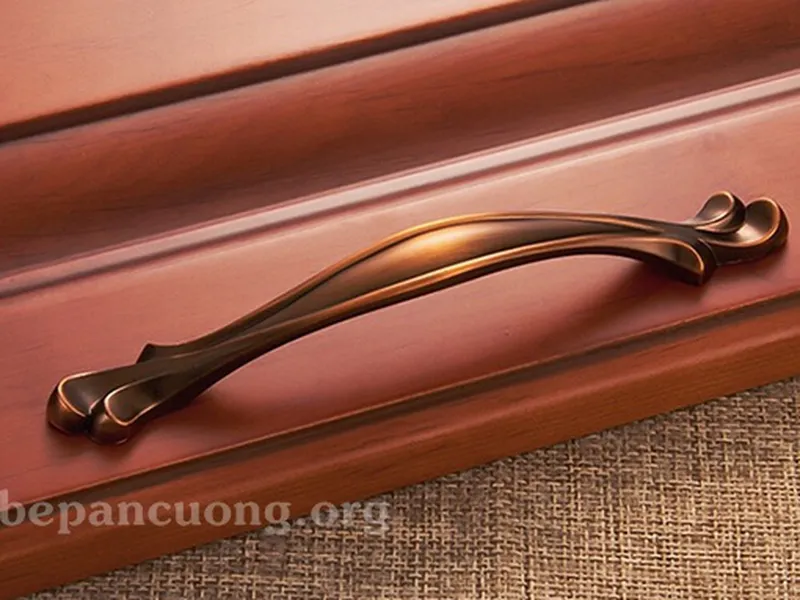 Tay nắm tủ cổ điển