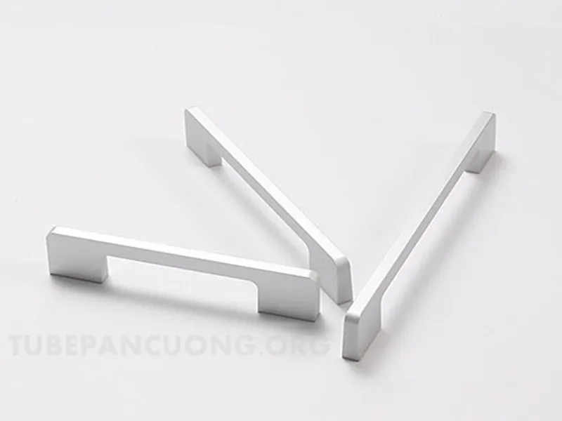 Tay nắm tủ màu bạc