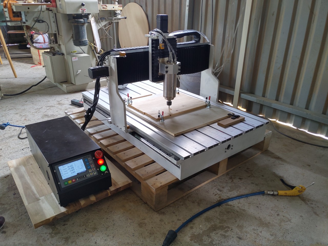 Thanh lý -Mua bán trao đổi xác máy in Mikami-Máy CNC-Máy cắt Decal giá cao