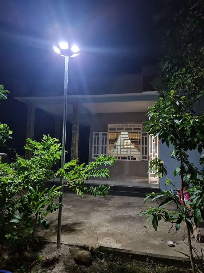 Giải pháp đèn năng lượng mặt trời dùng sân vườn Vĩnh Lộc