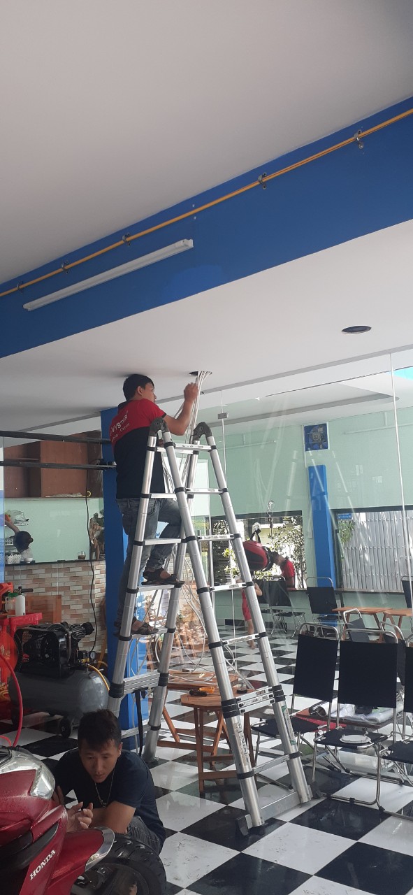 lắp đặt camera quan sát cho quán cafe