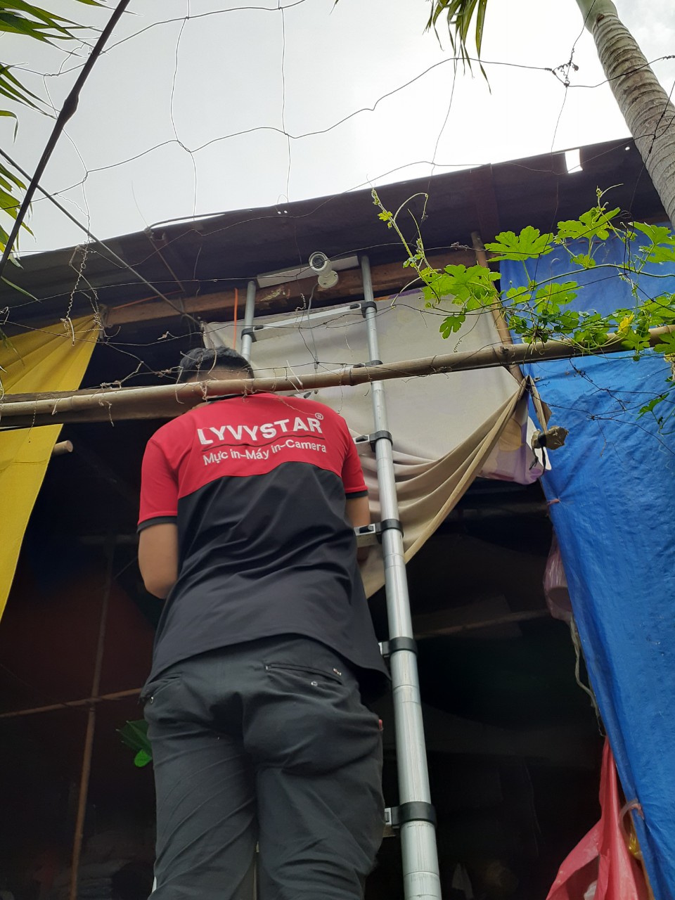 Lắp đặt trọn bộ 4 camera Hikvision chống nước đặt ngoài trời hồng ngoại nhìn đêm rõ nét cho nhà vườn tại Bến Lức Long An