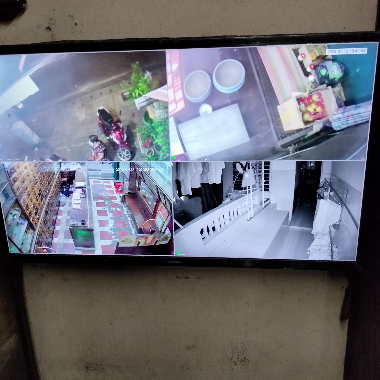 Lắp đặt camera EZVIZ ngoài trời giá rẻ chính hãng trọn gói tại Tân Phú