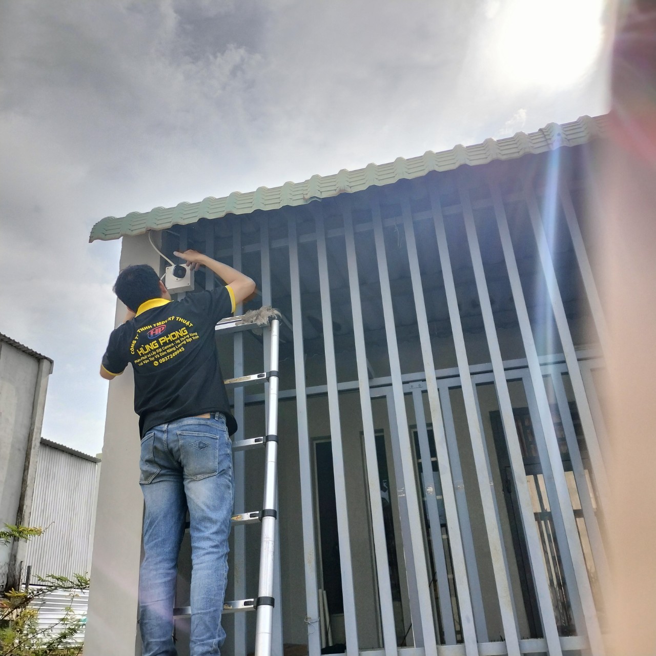 Lắp đặt camera ezviz wifi trong nhà tại Long An