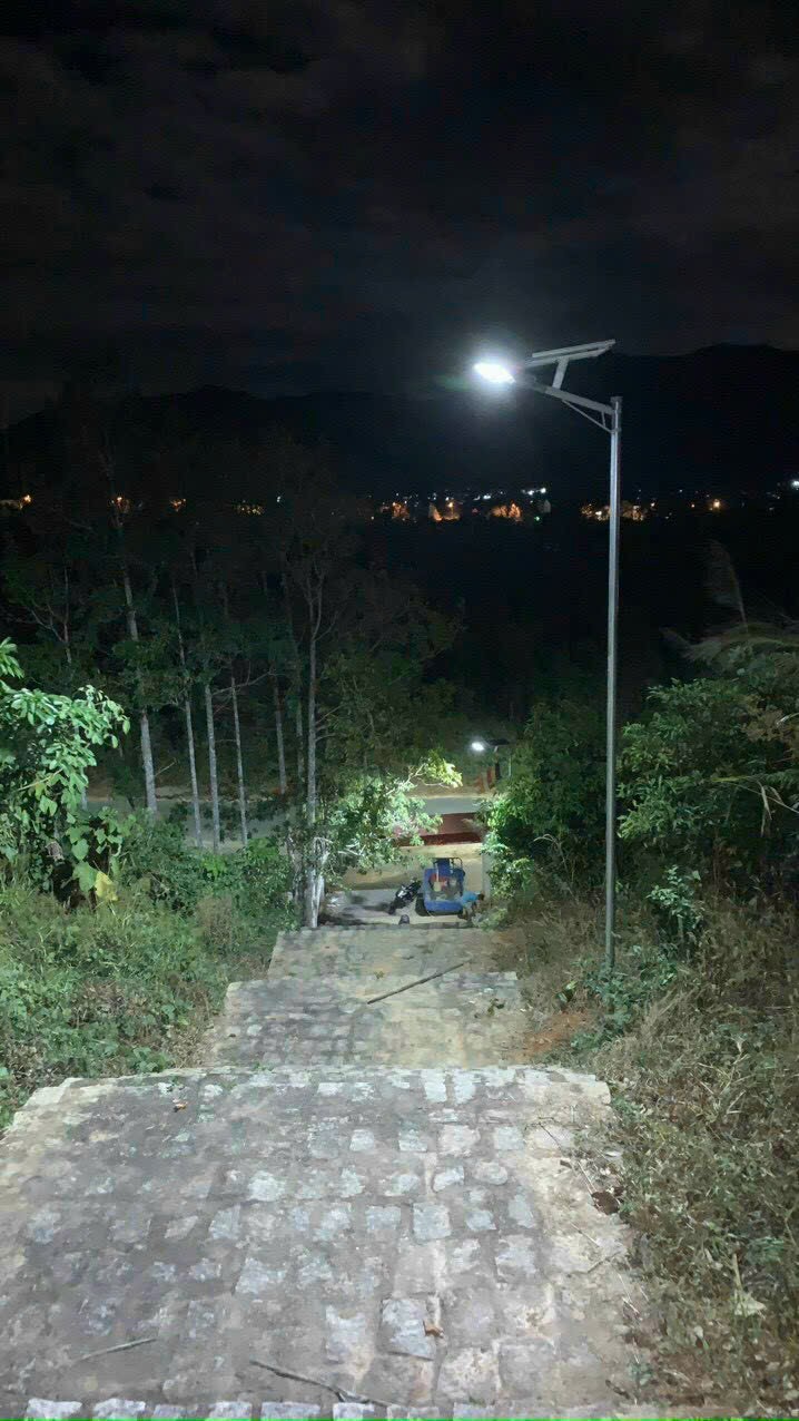 Lắp đặt đèn năng lượng mặt trời,100,200,300,500,1000w giá rẻ chất lượng tại Vĩnh Lộc ,Bình Chánh