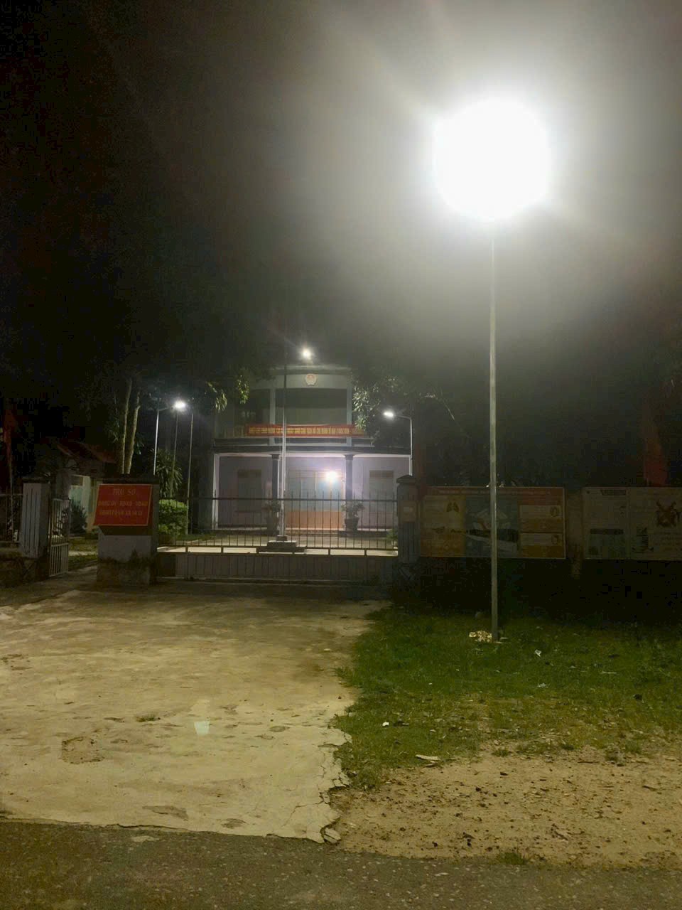 Lắp đặt sữa chữa đèn năng lượng mặt trời tại Vĩnh Lôc, Bình Chánh ,Tp.Hồ Chí Minh