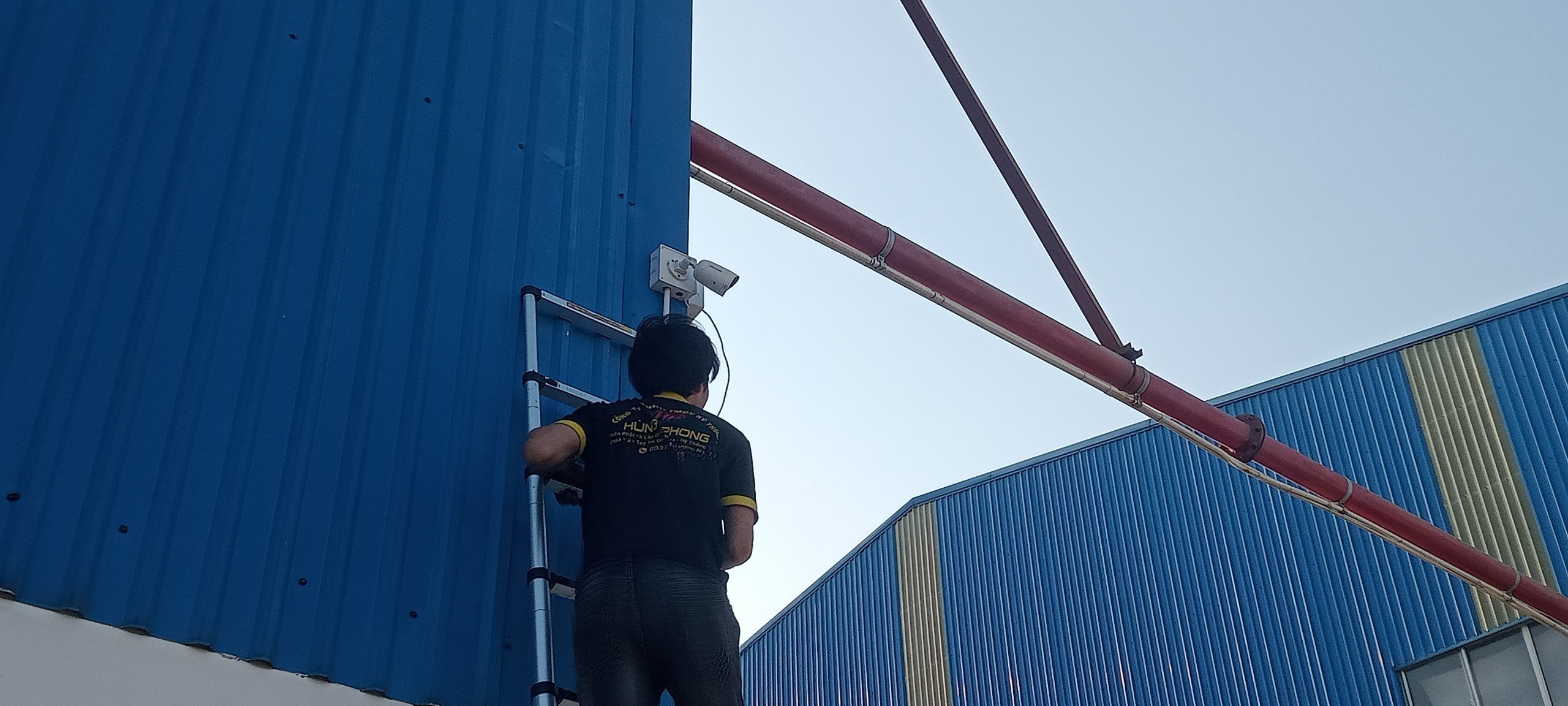 Di dời camera quan sát nhà xưởng tại Long An.