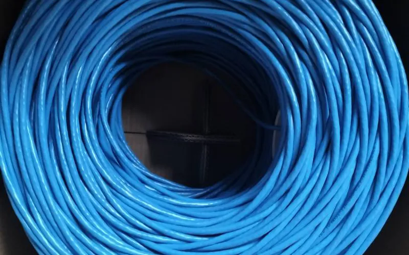 Thu mua thanh lý dây cáp mạng cat 5e,cat6 Hikvision,dahua,dinktek, commscope vụn nguyên cuộn giá cao