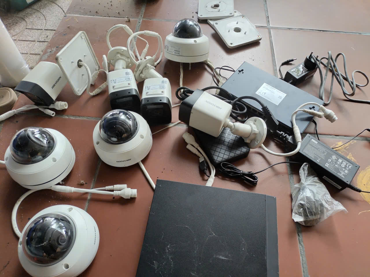 Mua camera cũ nhà xưởng giá cao