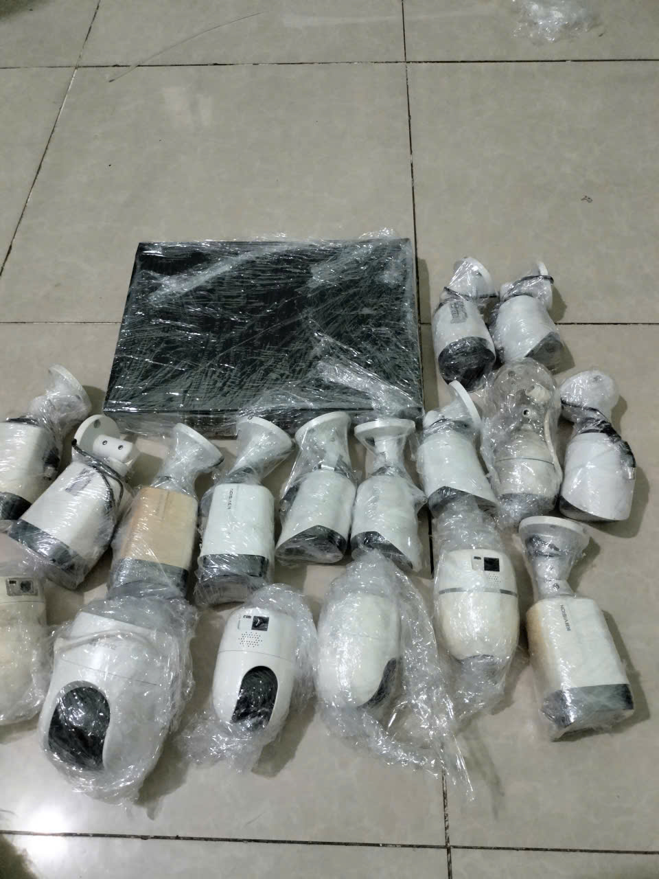 Mua camera cũ giá cao