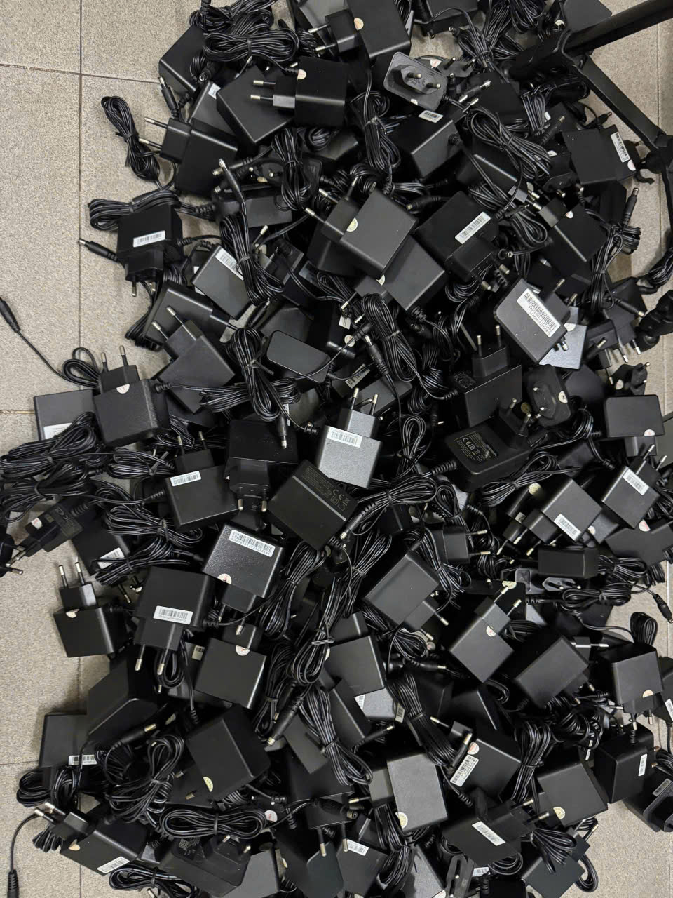 Thu mua thanh lý nguồn 12v giá tốt nhất tại Sài Gòn