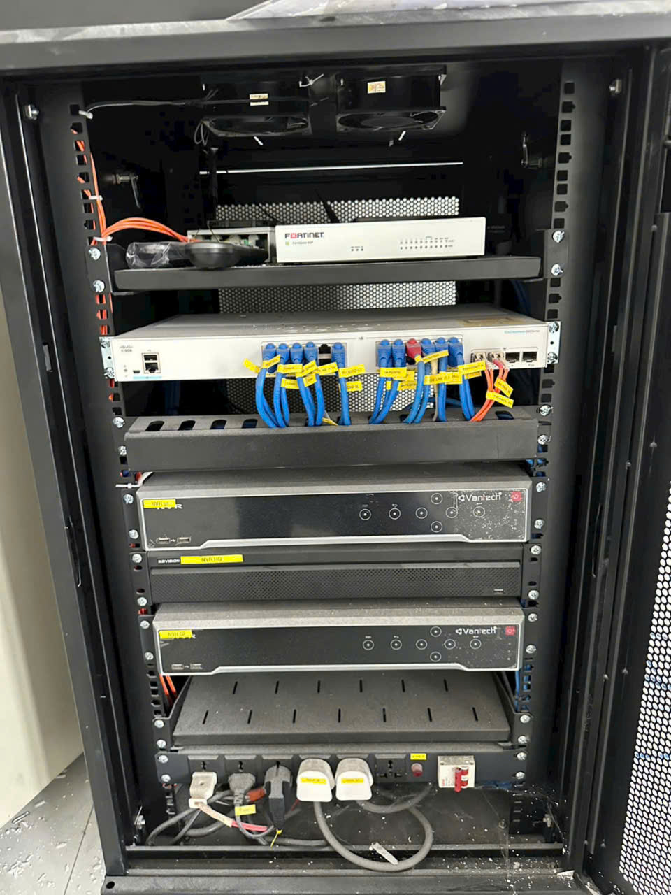 Thu mua thiết bị mạng Modem ,swich,Router,Wifi ,Hệ NAT Server giá cao TPHCM