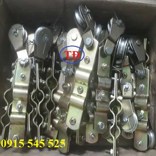 Ròng rọc treo dây điện
