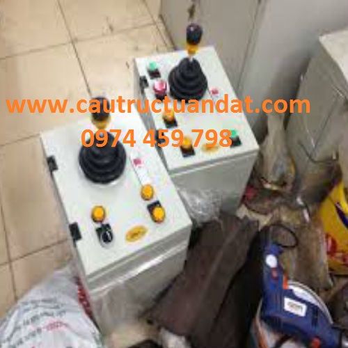 Cần gạt điều khiển cầu trục dạng tủ Cần gạt điều khiển cầu trục dạng tủ