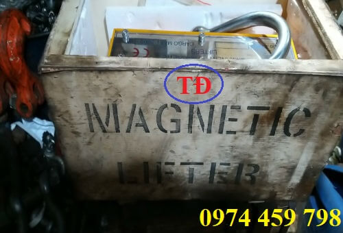 Cục hít cẩu trục loại 2 tấn trong thùng Cục hít cẩu trục loại 2 tấn trong thùng