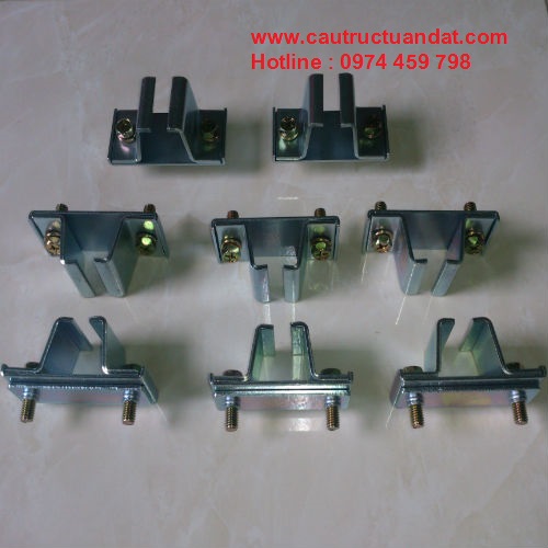 Kẹp ray C là thiết bị trong hệ thống điện trượt ray C cầu trục  Kẹp ray C là thiết bị trong hệ thống điện trượt ray C cầu trục